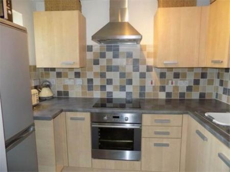 2 bedroom flat to rent - Photo 4
