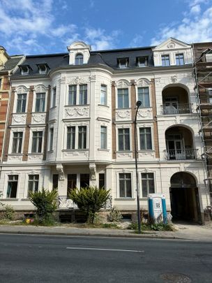 ERSTBEZUG - großzügige 4-Raum Altbauwohnung mit Veranda - Photo 1