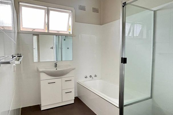 WELL PRESENTED, CLOSE TO WESTFIELD KOTARA!!! - Photo 1