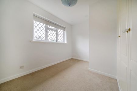 5 bedroom detached house to rent - Photo 3