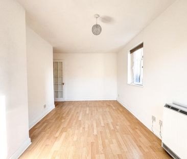 1 bedroom ground floor flat to rent - Photo 1