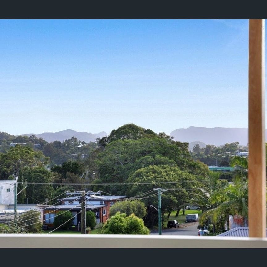 Coastal Luxury One-Bedroom Furnished Apartment – Steps To Beach! - Photo 1