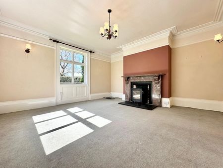 6 bedroom detached house to rent - Photo 4