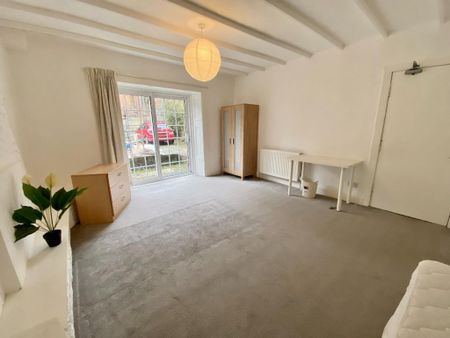 1 bedroom in a house share to rent - Photo 4
