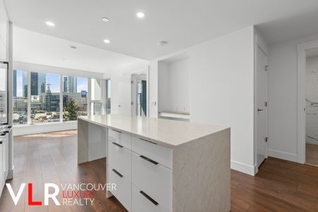 Condo in Burnaby, BC - Photo 2