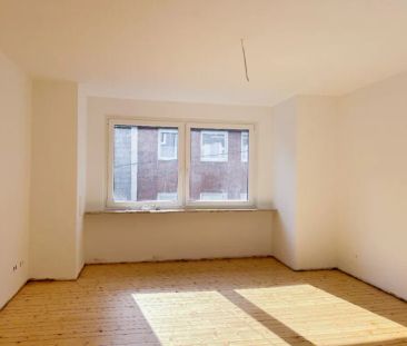 Neuvermietung nach Renovierung! Ca. 57 m² große 2-Zimmerwohnung mit... - Photo 1