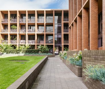 Flawless one-bedder with city views - Photo 5