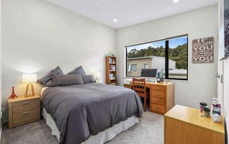 Near-New Home in Prime Albany location - Photo 2