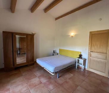 Cuers jolie maison meublée de 90 m2 avec grand terrain plat - Photo 3