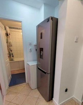 Dristor Mihai Bravu luminoasa vedere stradala - Fotografie 1