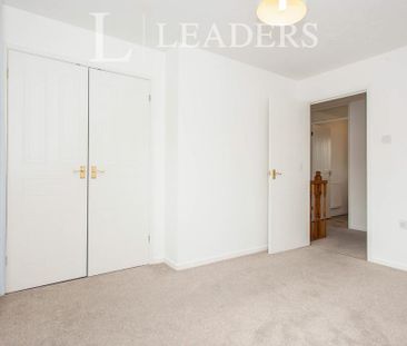 2 bedroom semi-detached house to rent - Photo 4