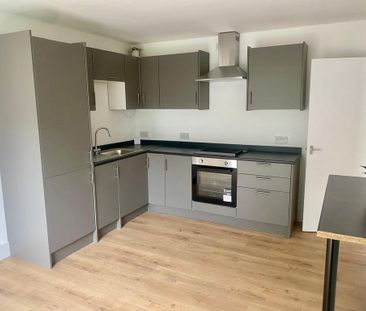 2 bedroom flat to rent - Photo 2