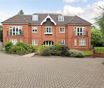 A modern first floor apartment in a gated development. - Photo 3