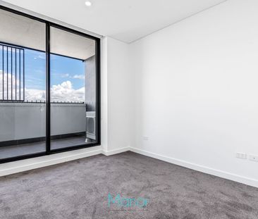 Elevated Modern Living with Stunning Blue Mountains Views - Photo 1