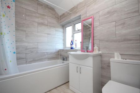 4 bedroom house to rent - Photo 2