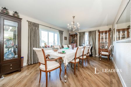 5 bedroom house to rent Wyman Chase, Oxley Park, Milton Keynes, MK4 - Photo 5