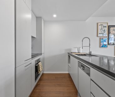 Fully Furnished Luxury Living by the Foreshore! - Photo 6