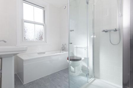 6 bedroom semi-detached house to rent - Photo 4