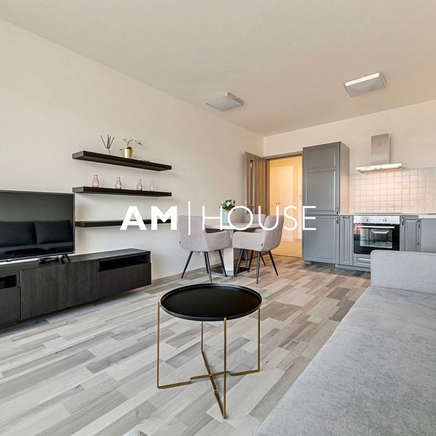 Pronájem bytu 2+kk 57 m² - Fotografie 1