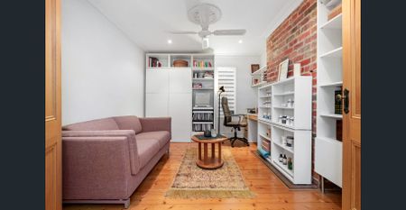 Stylish, convenient home! - Photo 3