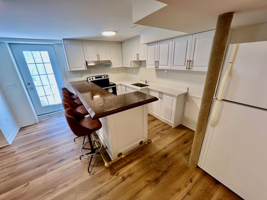 For Lease - 1450 Greenbriar Drive, Oakville, Ontario - Photo 1