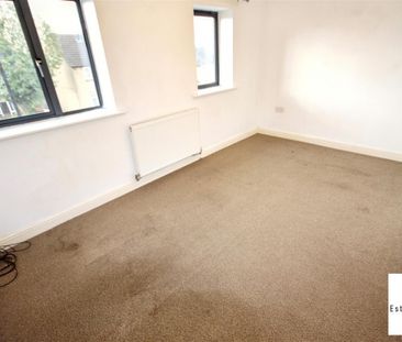 2 Bedroom House - Terraced To Let - Photo 3