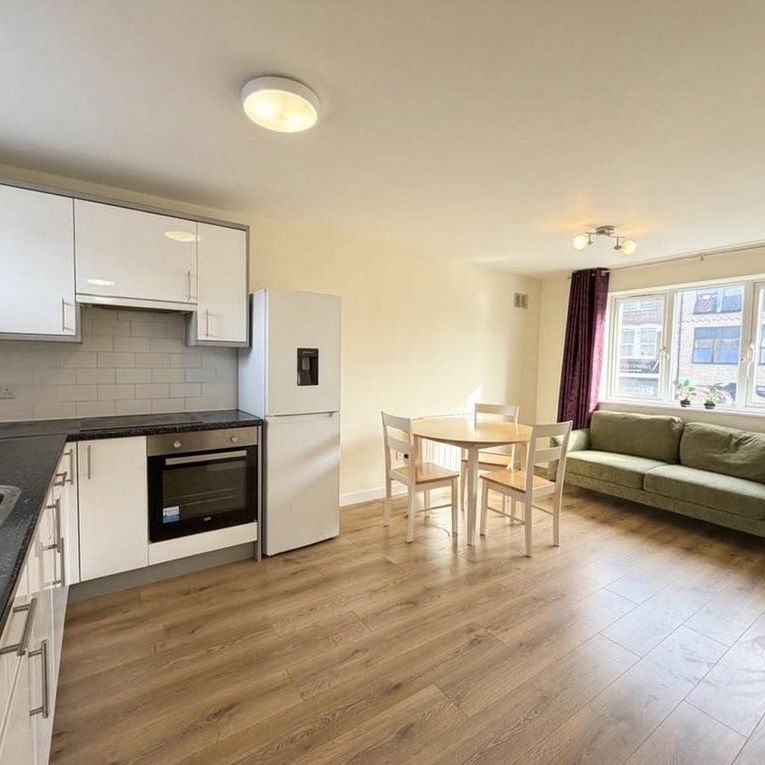2 bedroom flat to rent - Photo 1