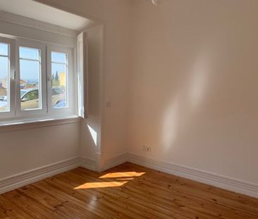 4 room luxury Flat for rent in Campolide, Lisbon - Photo 4