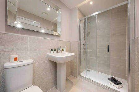 4 bedroom semi-detached house to rent - Photo 3