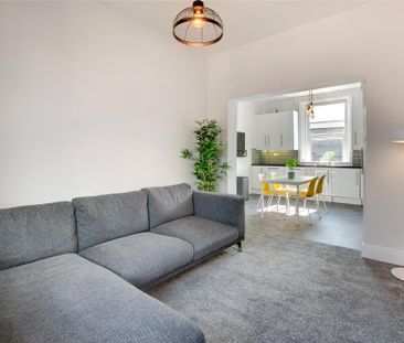 3 bedroom maisonette to rent - Photo 2