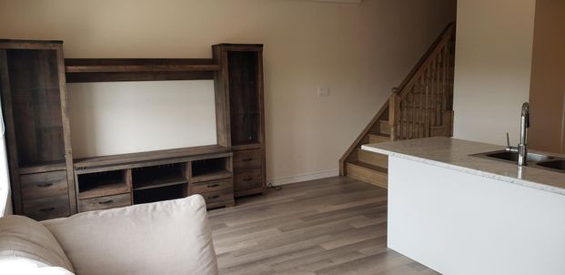 For Lease - 3865 Major Mackenzie Drive Unit# 211, Vaughan, Ontario - Photo 1