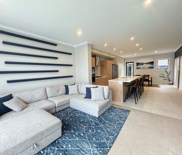 Modern, Light-Filled Family Home in Prime Long Bay Location - Photo 2