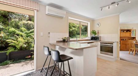 Immaculate Family-Friendly Brick & Tile Home - Photo 3