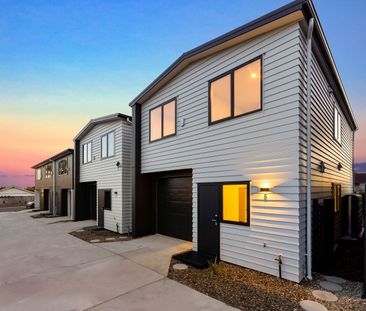 Modern Brand-New Townhouse – Prime Otahuhu Location - Photo 1