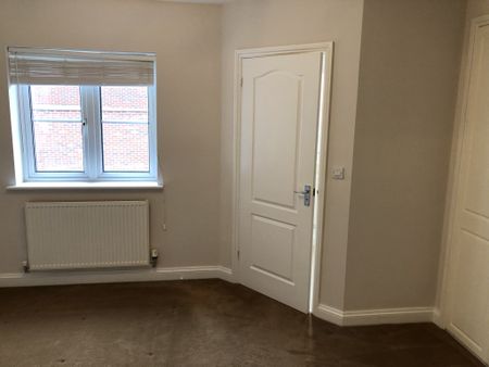 Great Location Two Bedroom Mews House to Rent in Stevenage - Photo 4
