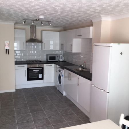 1 bedroom in a house share to rent - Photo 4