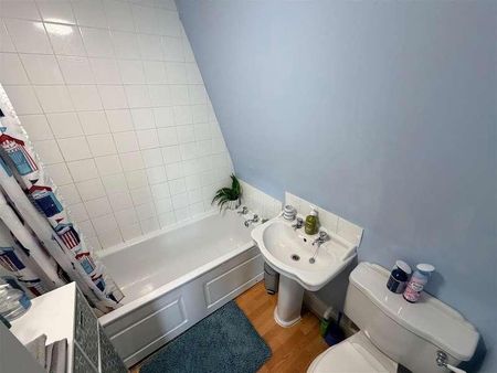 Pittville Lawn, Cheltenham, Gl, GL52 - Photo 5