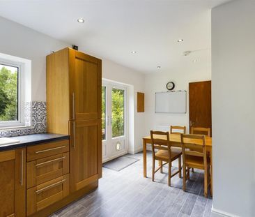 4 bedroom semi-detached house to rent - Photo 5