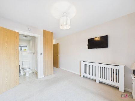 2 bedroom ground floor flat to rent - Photo 2