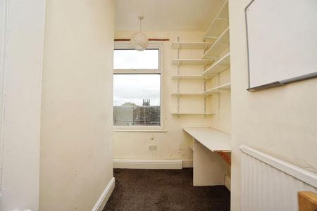 3 bedroom terraced house to rent - Photo 3