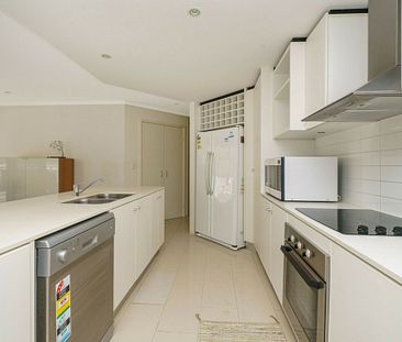 6/138 Mounts Bay Road, PERTH - Photo 2