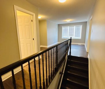 For Lease - 1096 Apolune Street, Barrhaven, Ontario - Photo 3