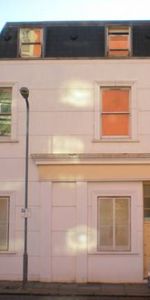 Two Bedroom Student Flat - Kentish Town - Photo 4