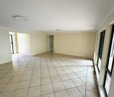 FAMILY HOME IN A QUIET POCKET OF THE GAP - Photo 3