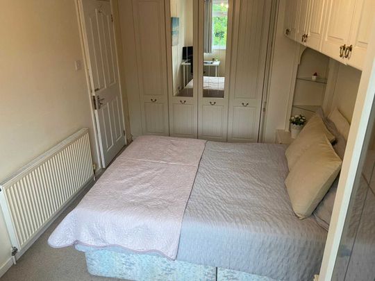 Room 3, 1 Windsor Close, Guildford, GU2 7QU - Photo 1