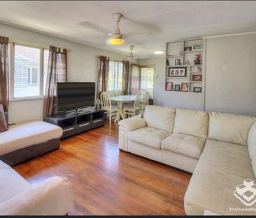 Convenient 4-Bedroom House in Prime Location - Photo 4