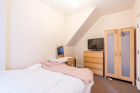 3 bedroom flat to rent - Photo 5