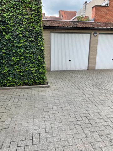 ruim instapklaar twee slaapkamer appartement met groot terras & gelijkvloerse garage - Foto 2