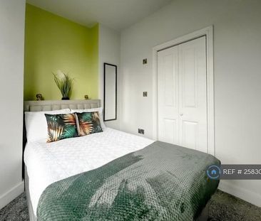 1 bedroom in a house share to rent - Photo 2