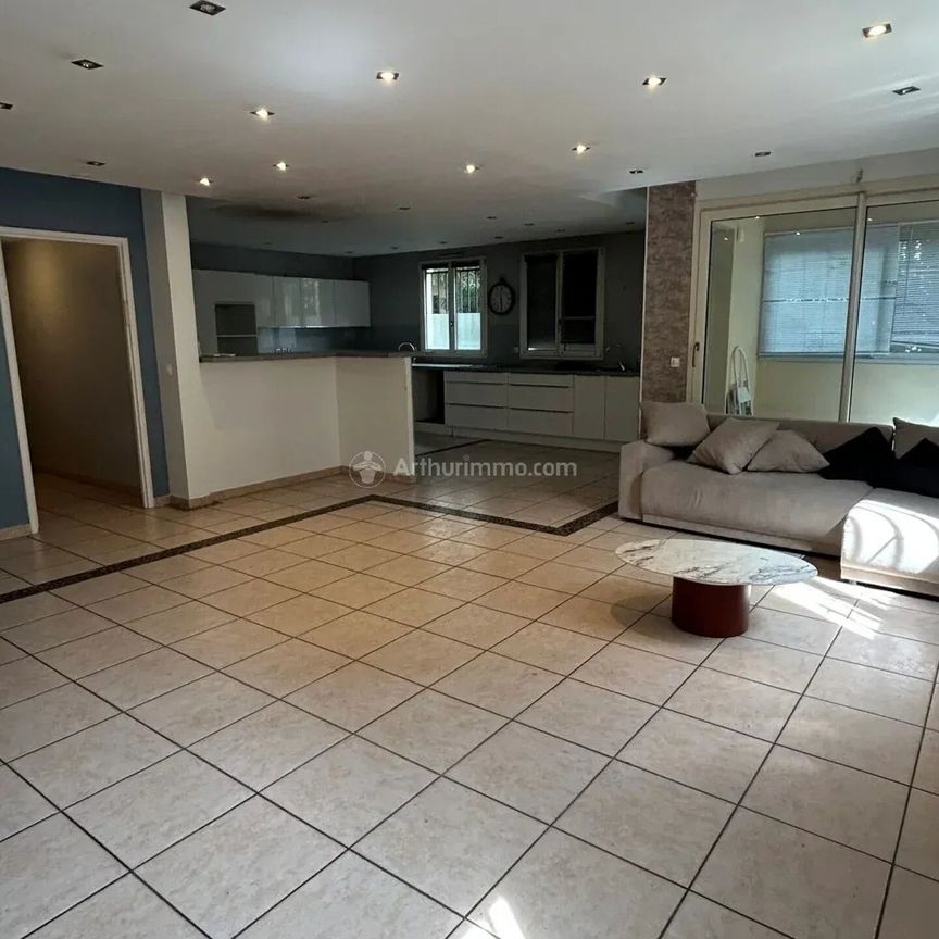Location Duplex 6 pièces 181 m2 à Villeurbanne - Photo 1